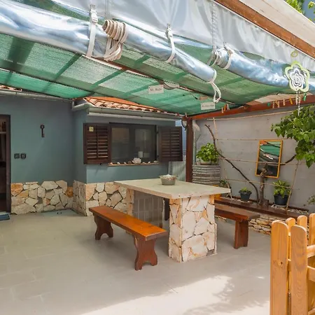Villa Family Friendly Jeremy Pula